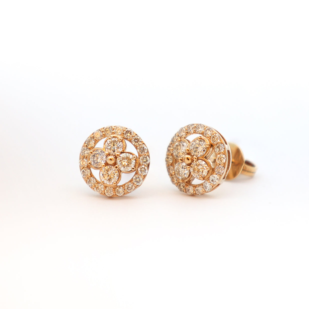 18K Yellow Gold Round Diamond Stud Earrings – 0.70ct.