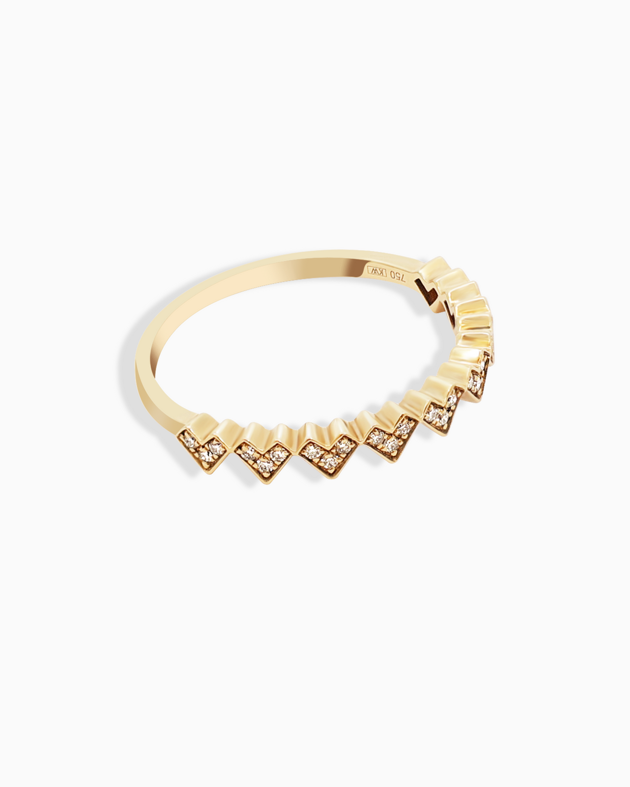 18K Gold Round Brilliant Diamond Charming Solitaire Ring