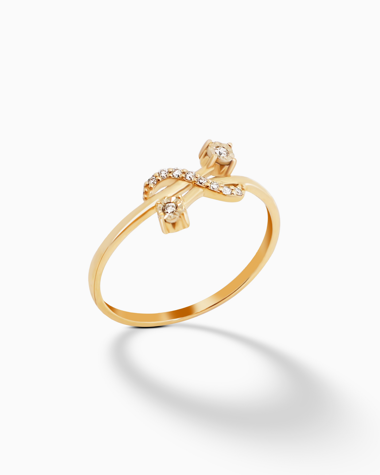 18K Gold Round Brilliant Diamond Dainty Solitaire Ring