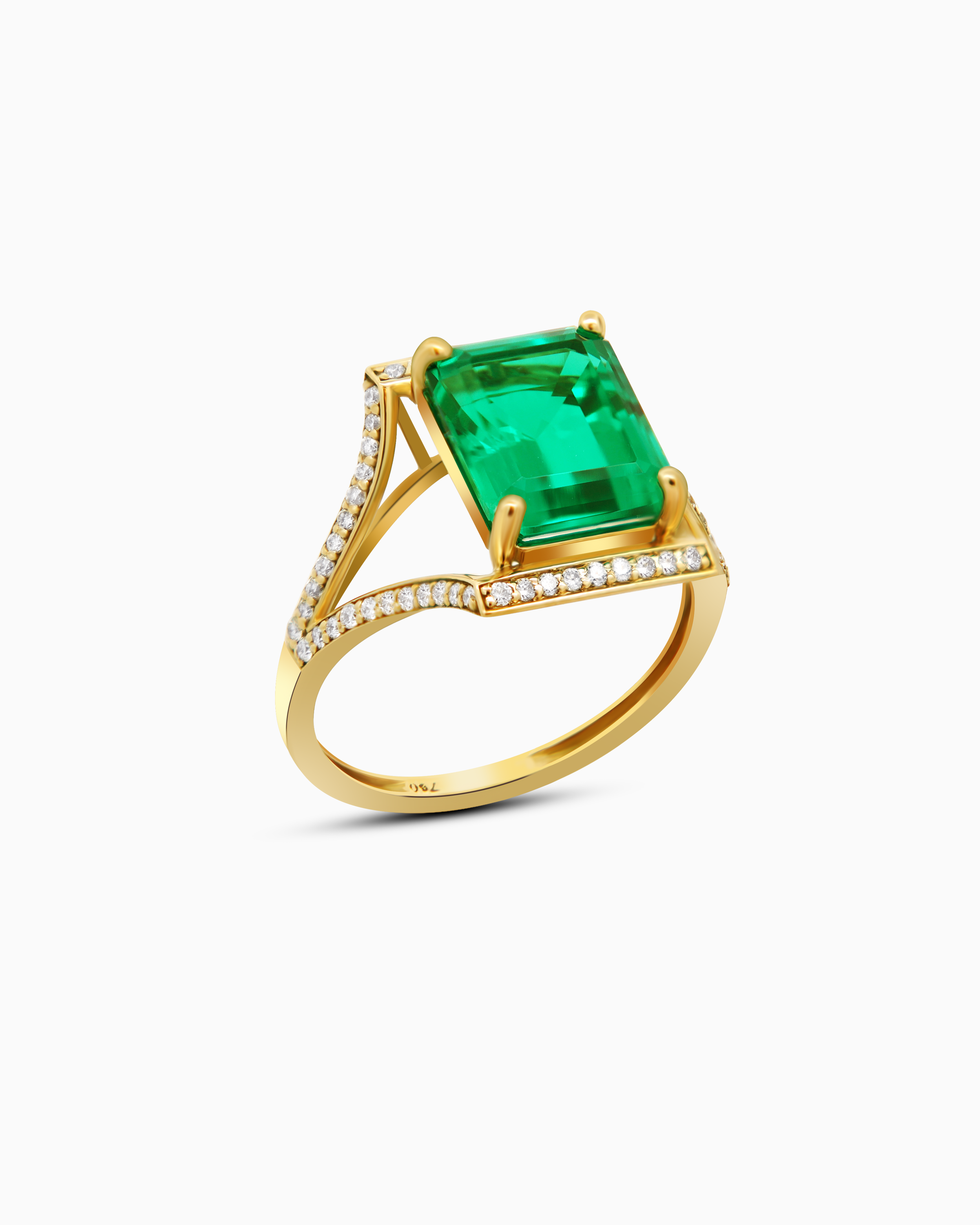 Regal Green Emerald-Cut Ring in 18K Yellow Gold