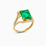Regal Green Emerald-Cut Ring in 18K Yellow Gold
