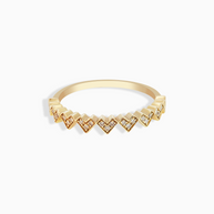 18K Gold Round Brilliant Diamond Charming Solitaire Ring
