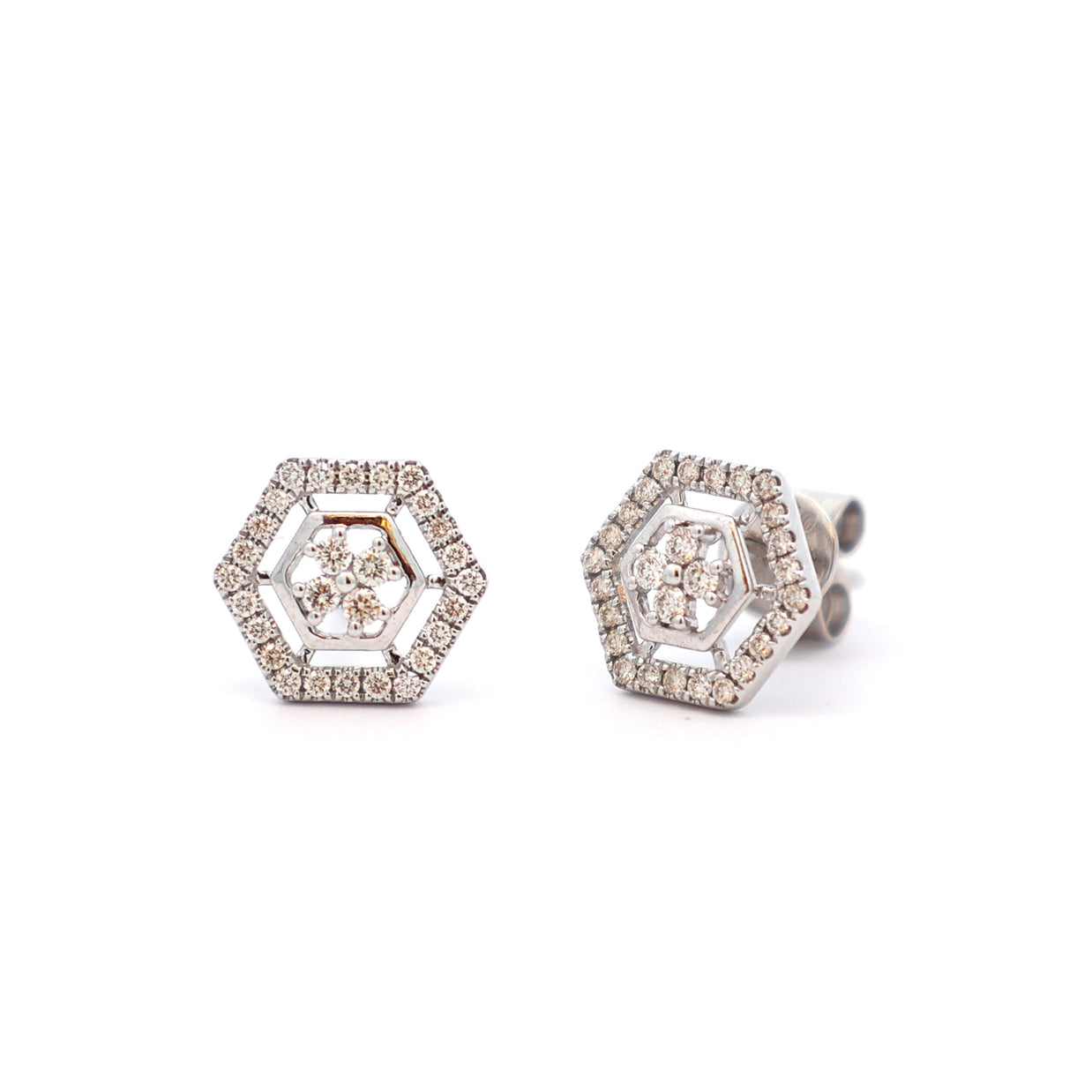 18K Gold Round Diamond Stud Earrings – 0.20ct.