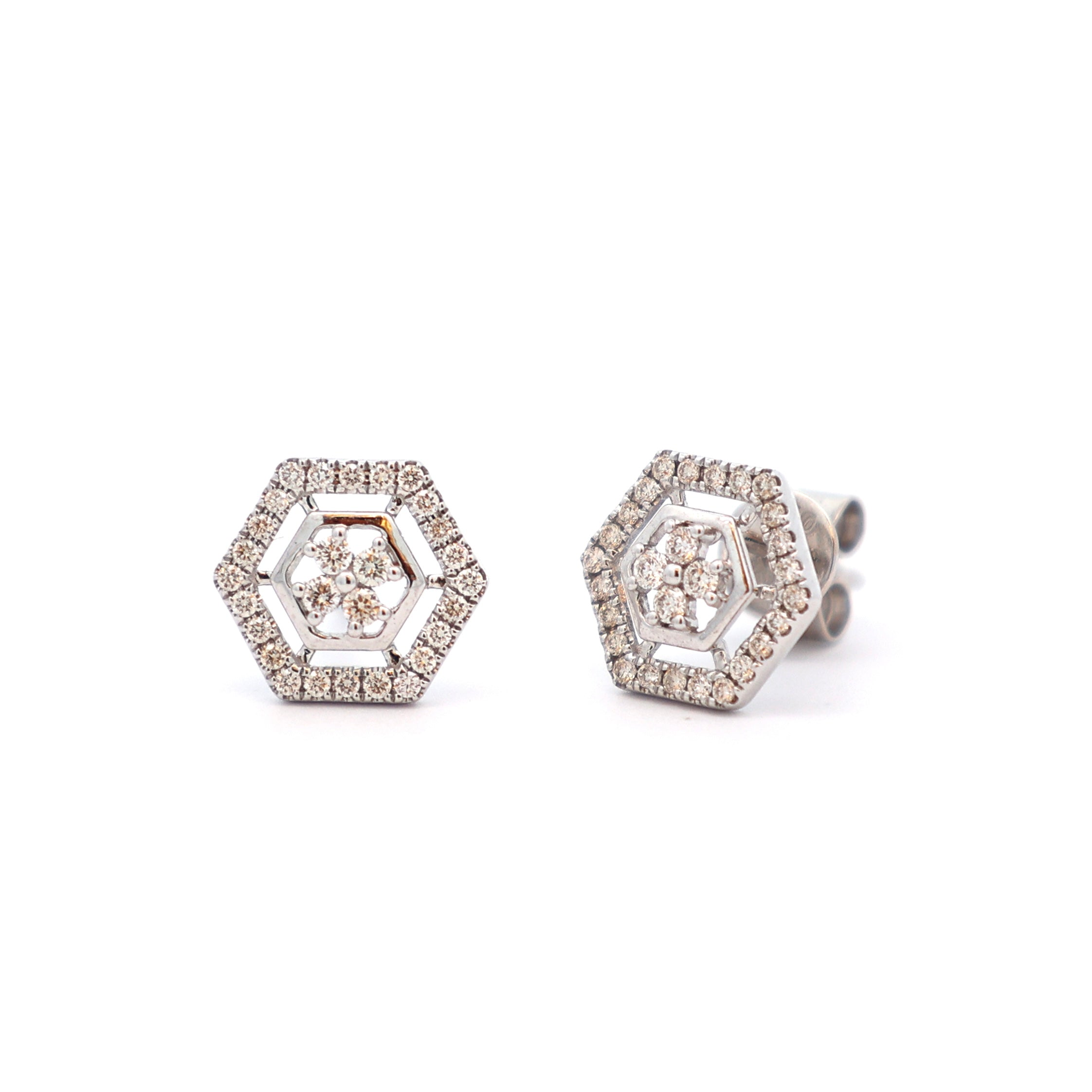 18K Gold Round Diamond Stud Earrings – 0.20ct.