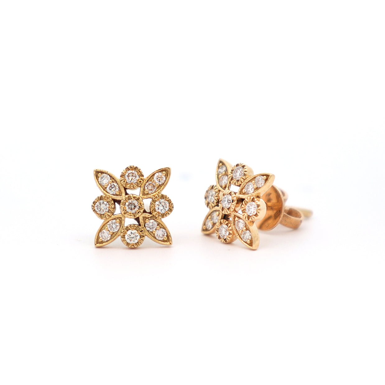 18K Yellow Gold Round Diamond Stud Earrings – 0.20ct.