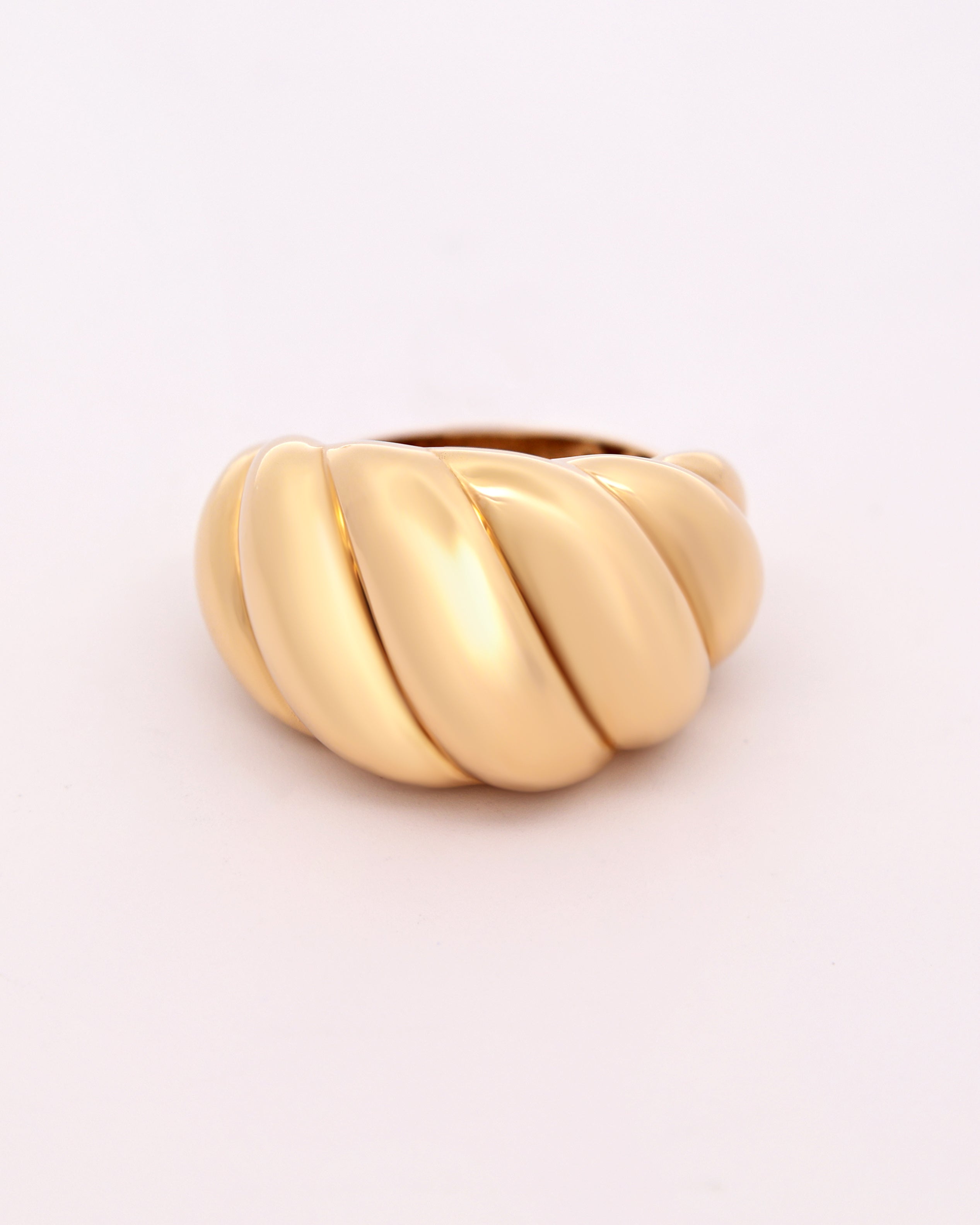 18K Gold Twisted Dome Ring – 5.50g.