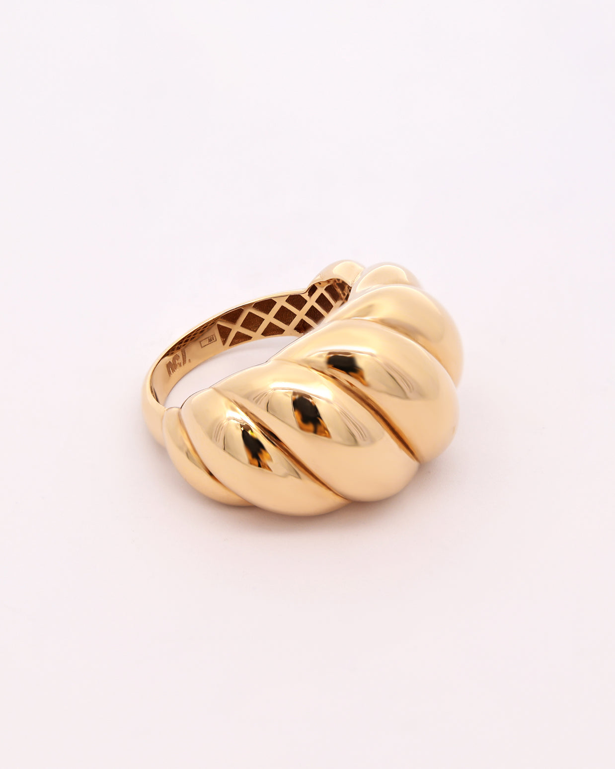 18K Gold Twisted Dome Ring – 5.50g.