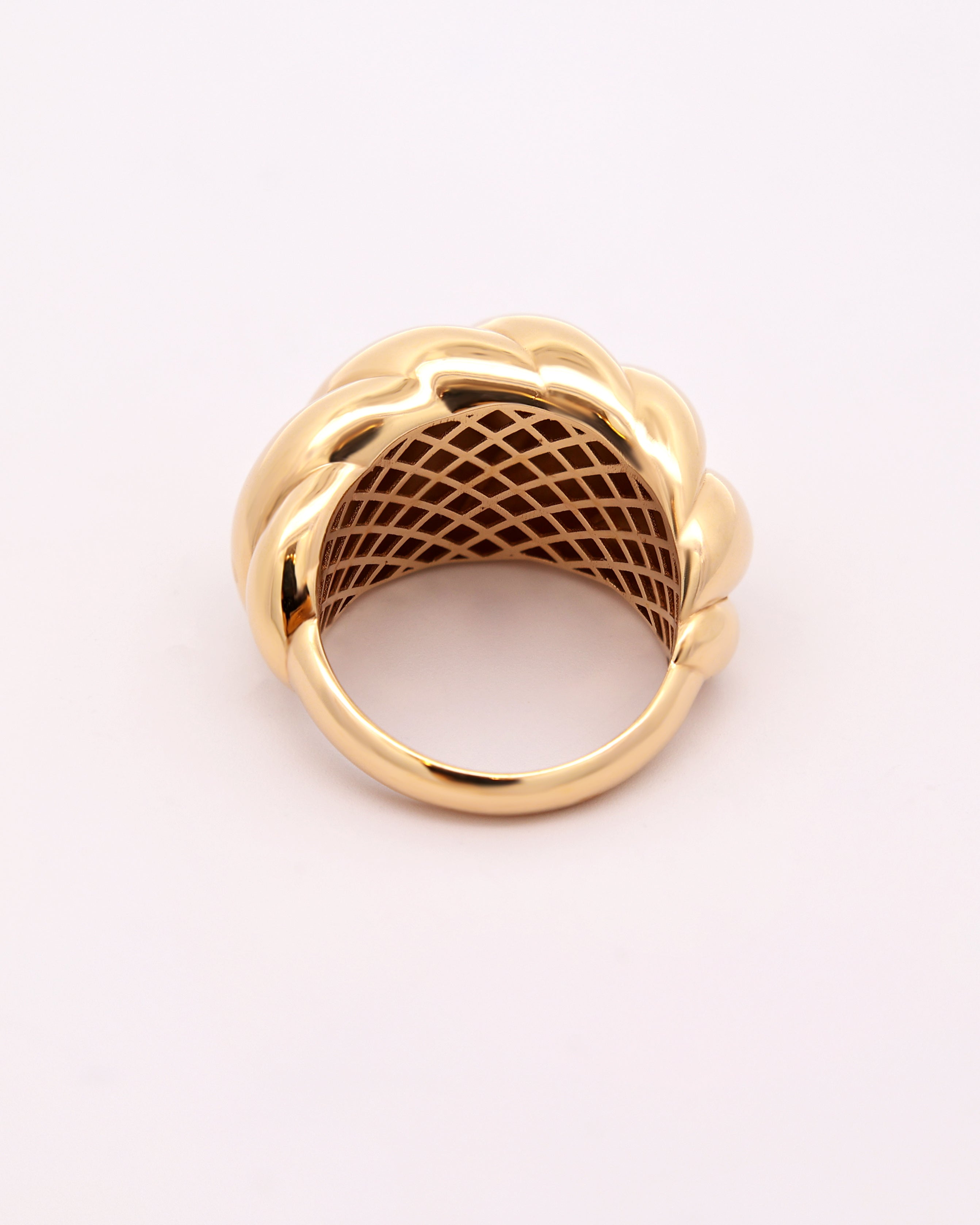 18K Gold Twisted Dome Ring – 5.50g.
