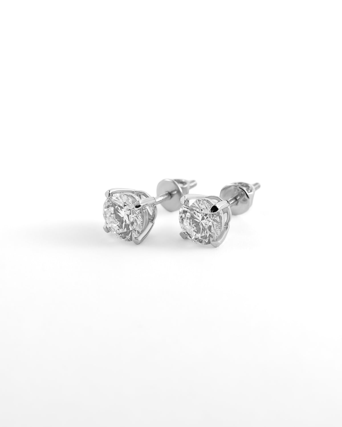 Timeless Round Brilliant Lab-Grown Diamond Stud Earrings