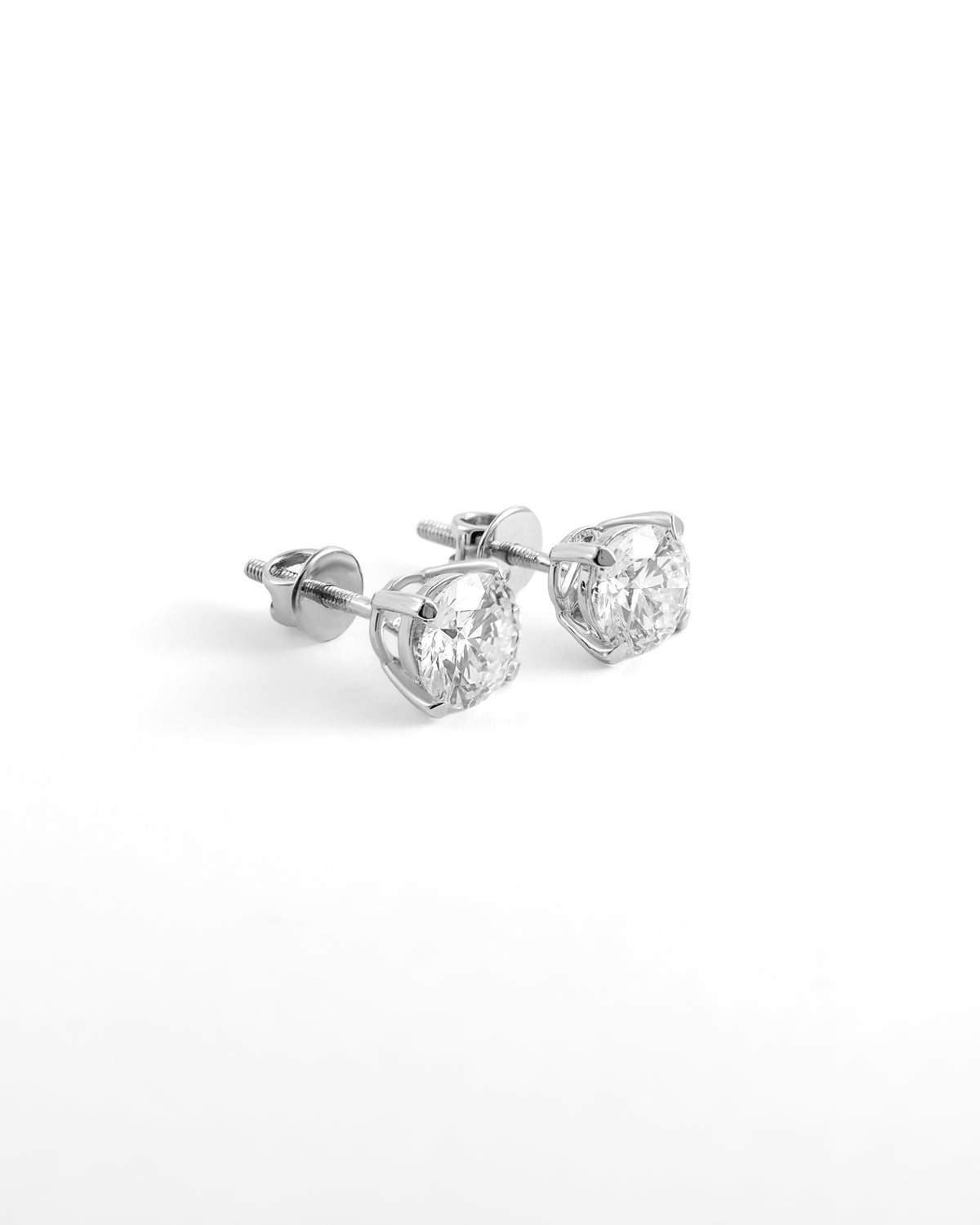 Timeless Round Brilliant Lab-Grown Diamond Stud Earrings