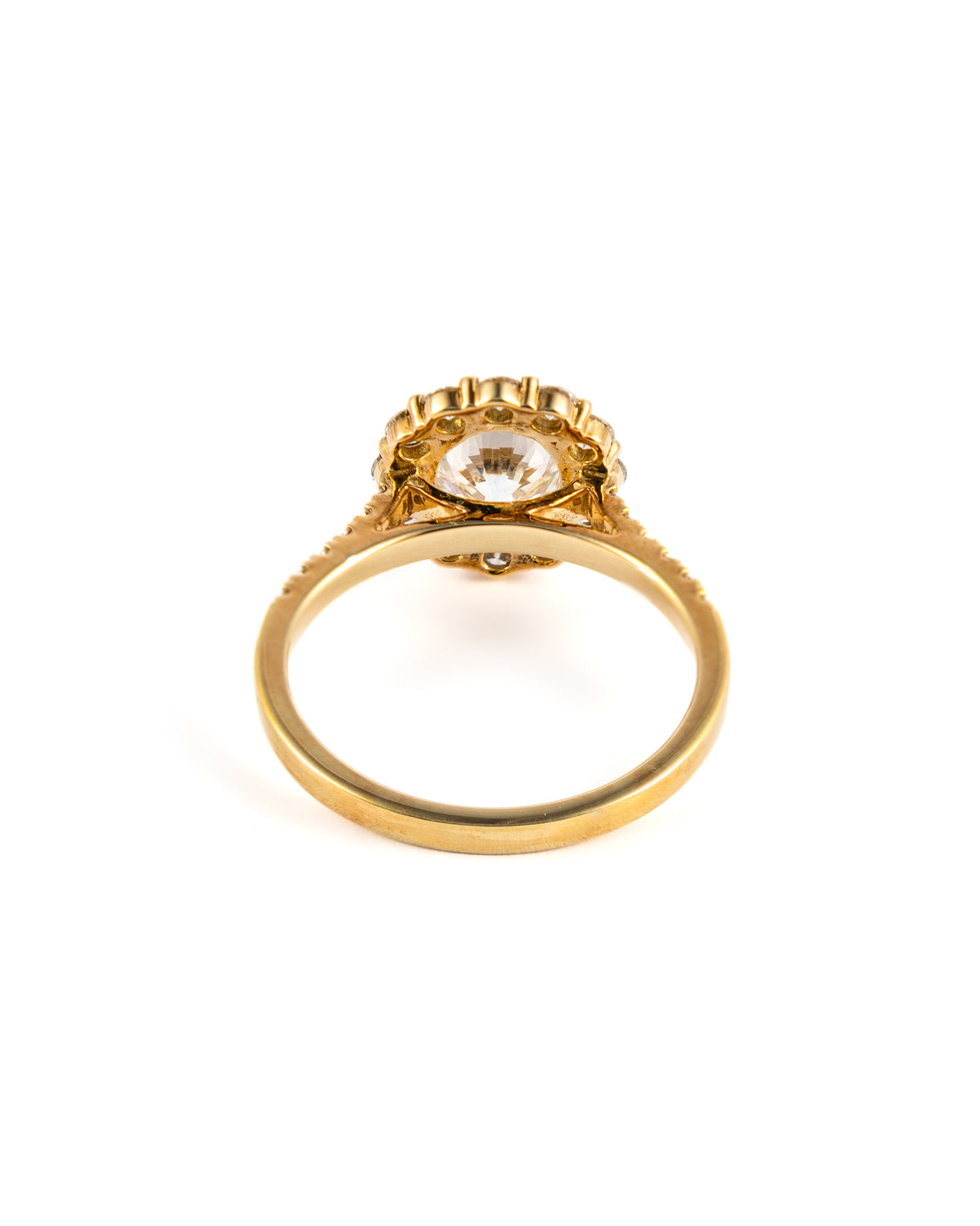 Round Brilliant Lab-Grown Diamond Halo Ring