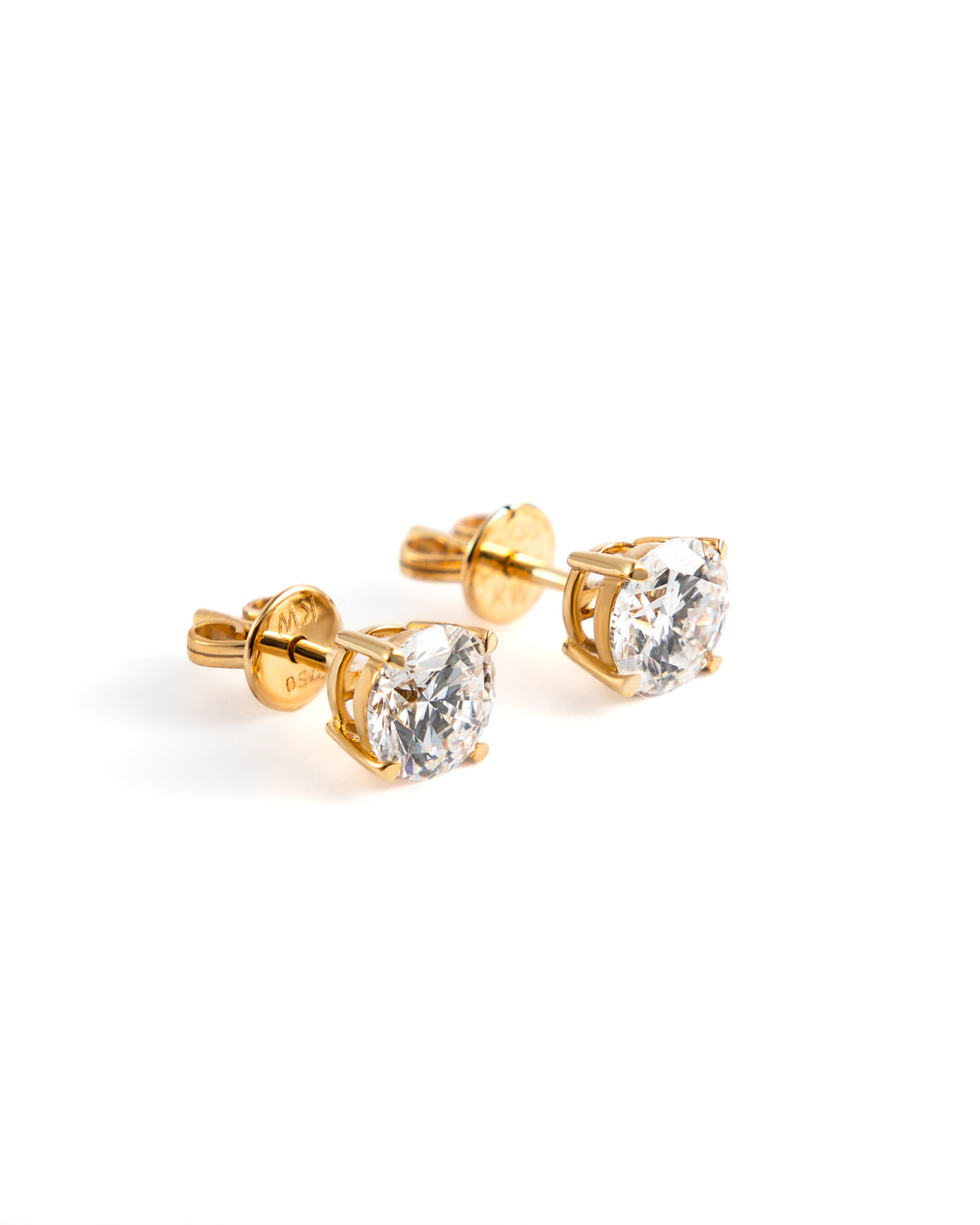 Classic Round Brilliant Lab-Grown Diamond Stud Earrings