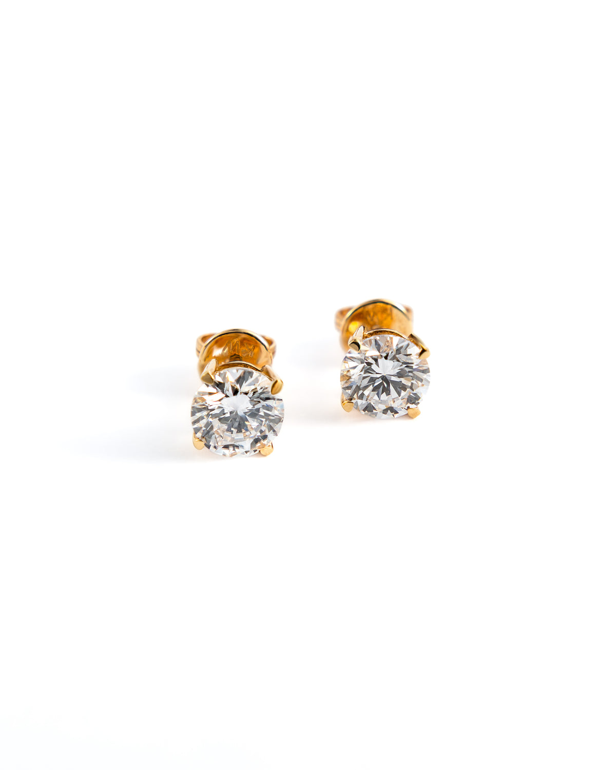 Classic Round Brilliant Lab-Grown Diamond Stud Earrings