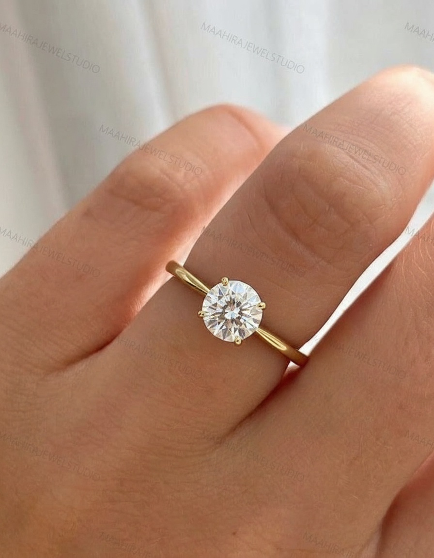 18K Gold Round Brilliant Exquisite Diamond Band