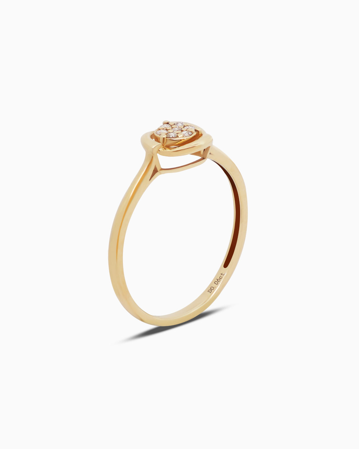 18K Gold Round Brilliant Diamond Graceful Solitaire Ring