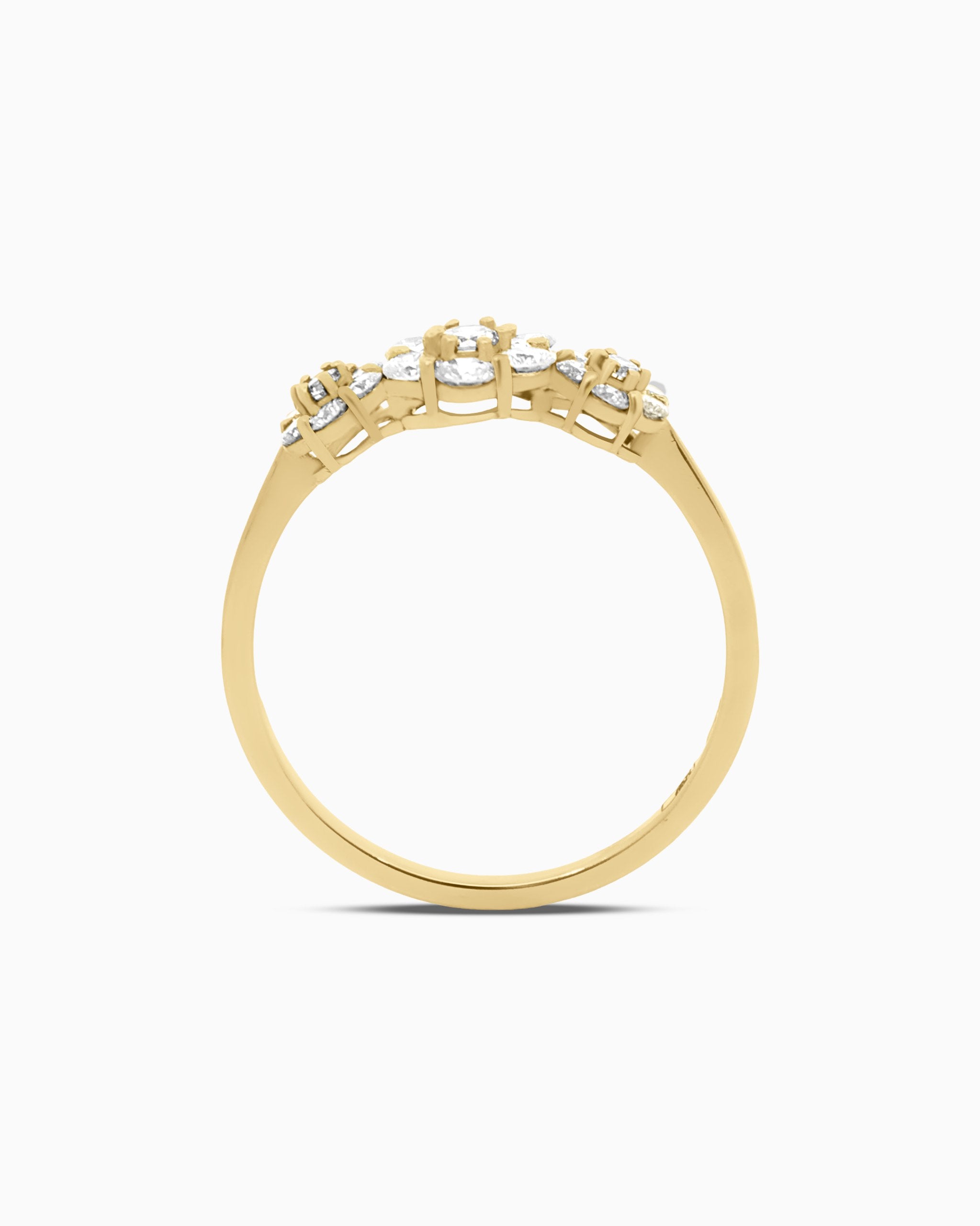 18K Gold Round Brilliant Diamond Bold Solitaire Ring