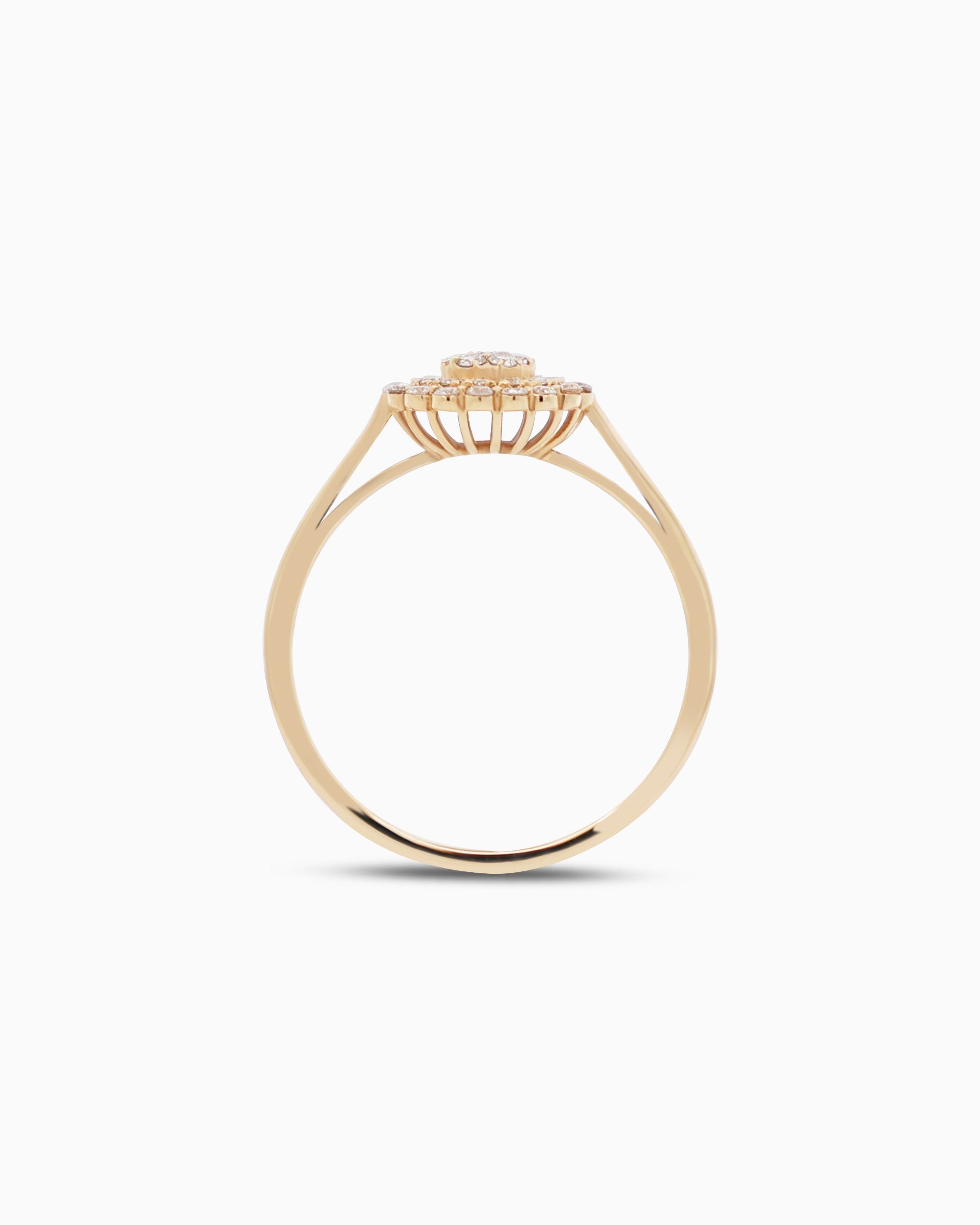 18K Gold Round Brilliant Diamond Bold Solitaire Ring