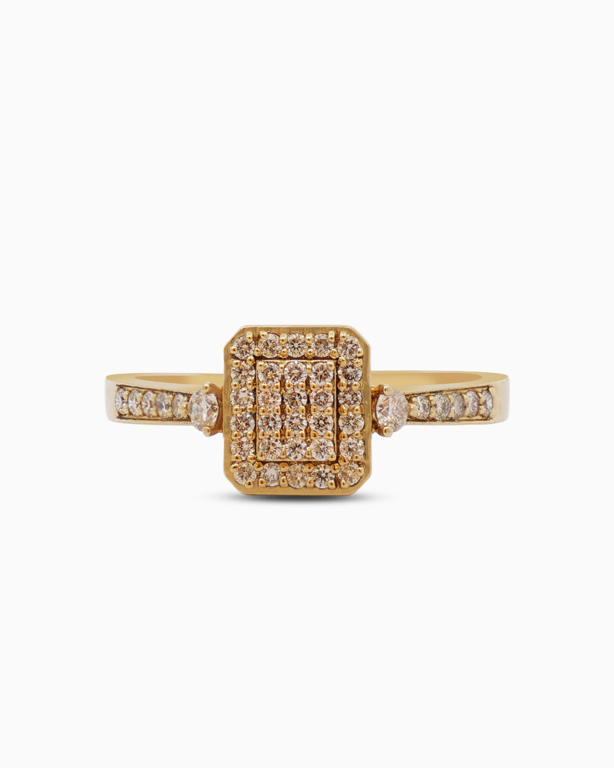 18K Gold Round Brilliant Diamond Bold Solitaire Ring