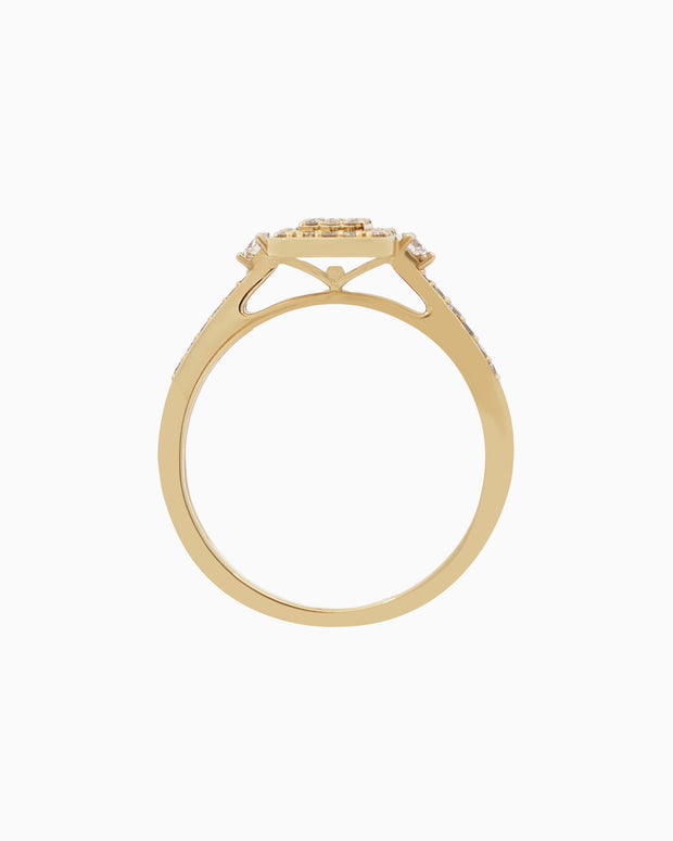 18K Gold Round Brilliant Diamond Bold Solitaire Ring