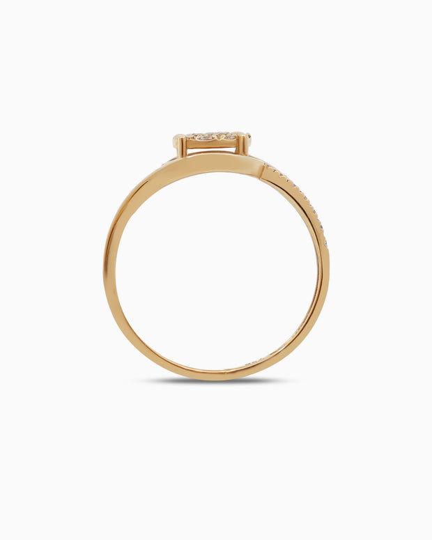 18K Gold Round Brilliant Diamond Refined Solitaire Ring