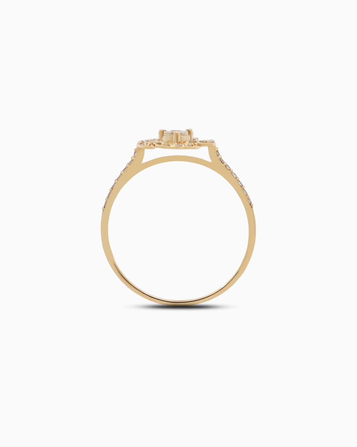18K Gold Round Brilliant Diamond Charming Solitaire Ring