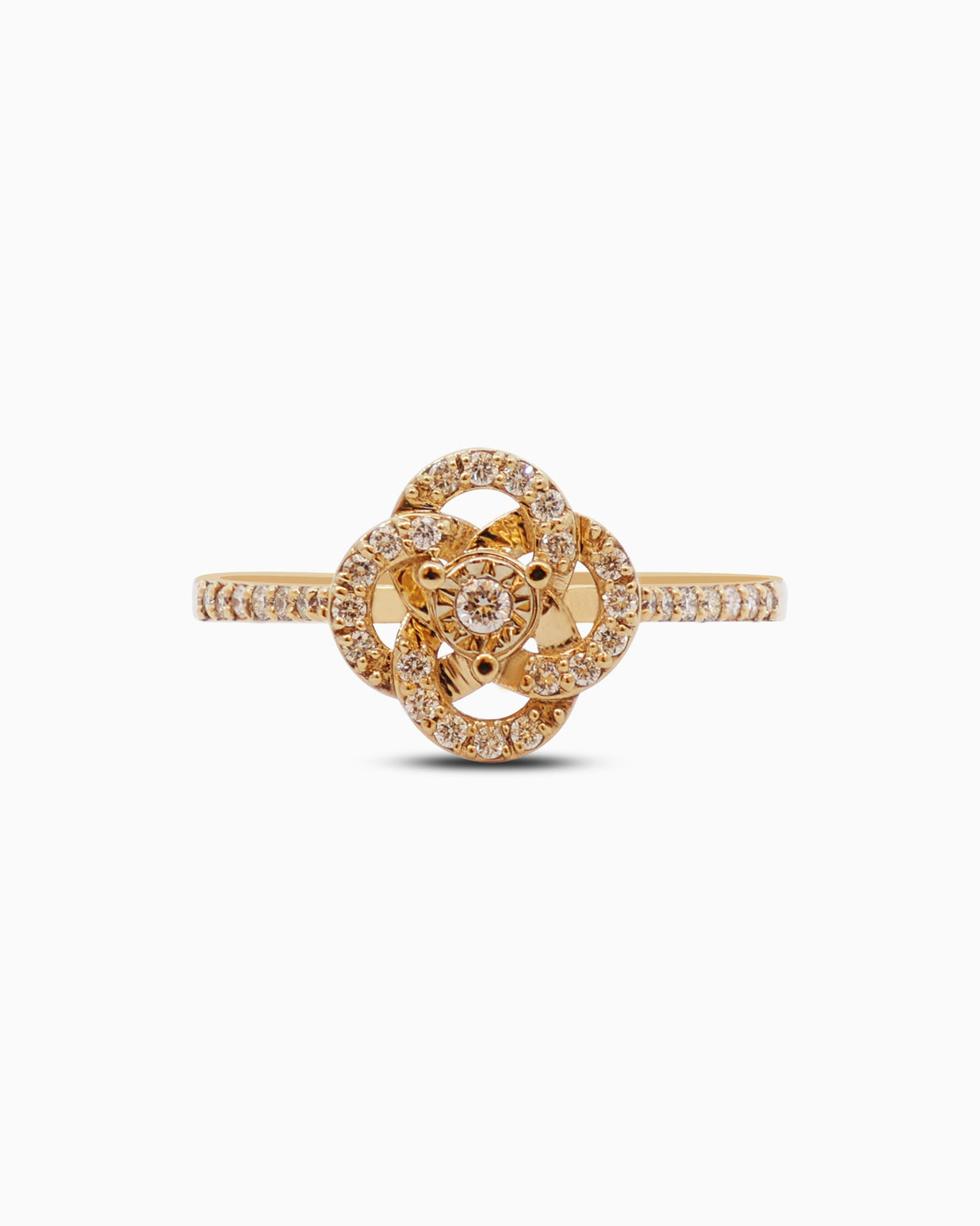 18K Gold Round Brilliant Diamond Charming Solitaire Ring