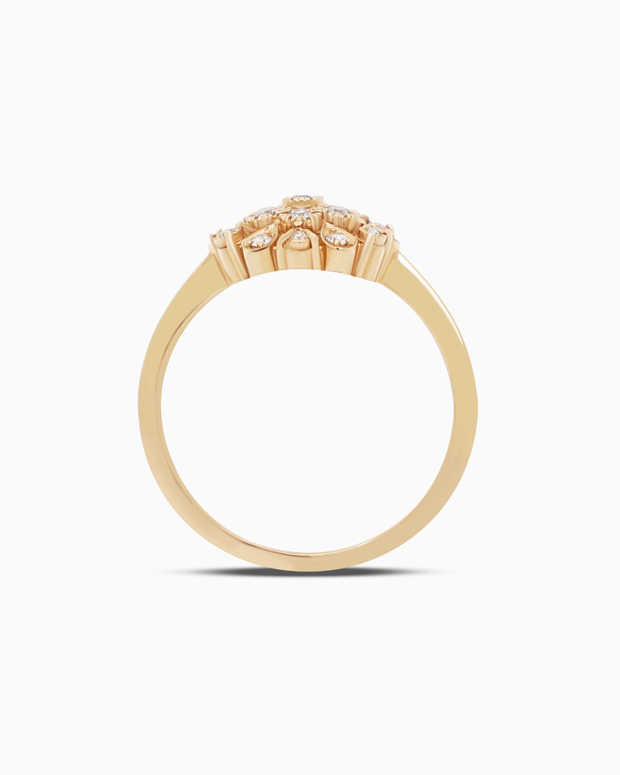 18K Gold Round Brilliant Diamond Bold Solitaire Ring