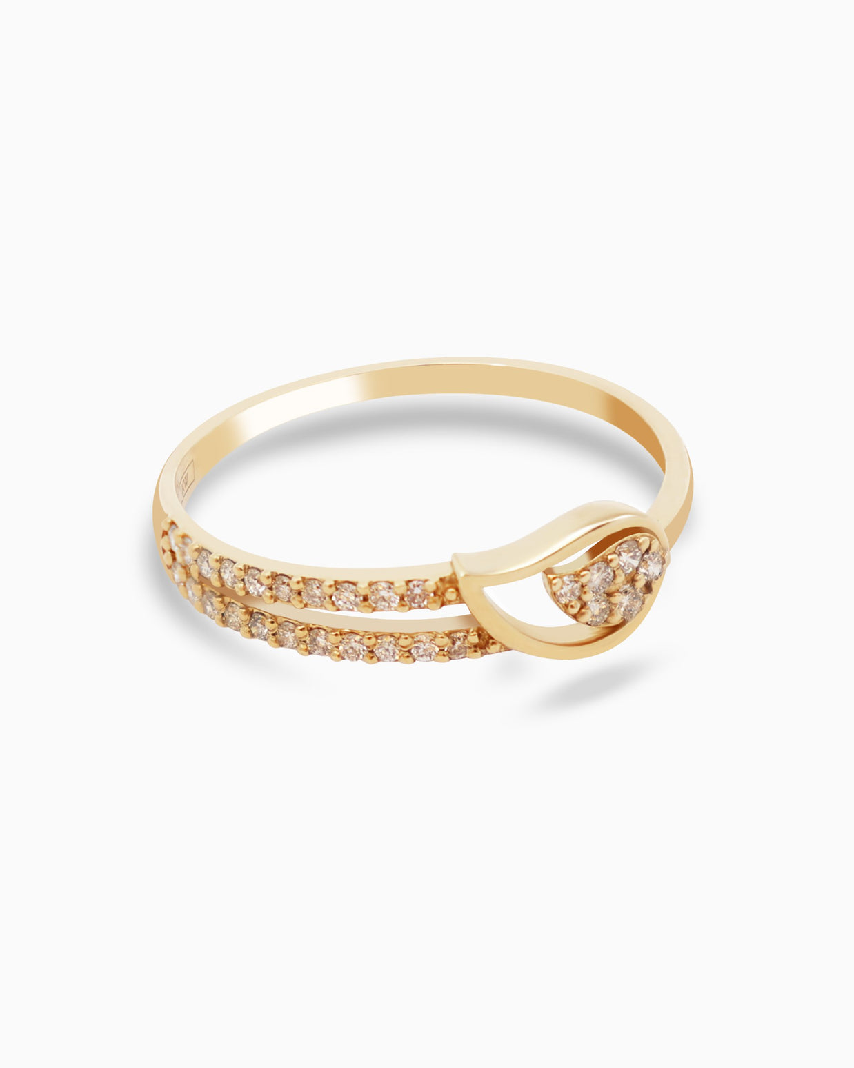 18K Gold Round Brilliant Diamond Timeless Solitaire Ring