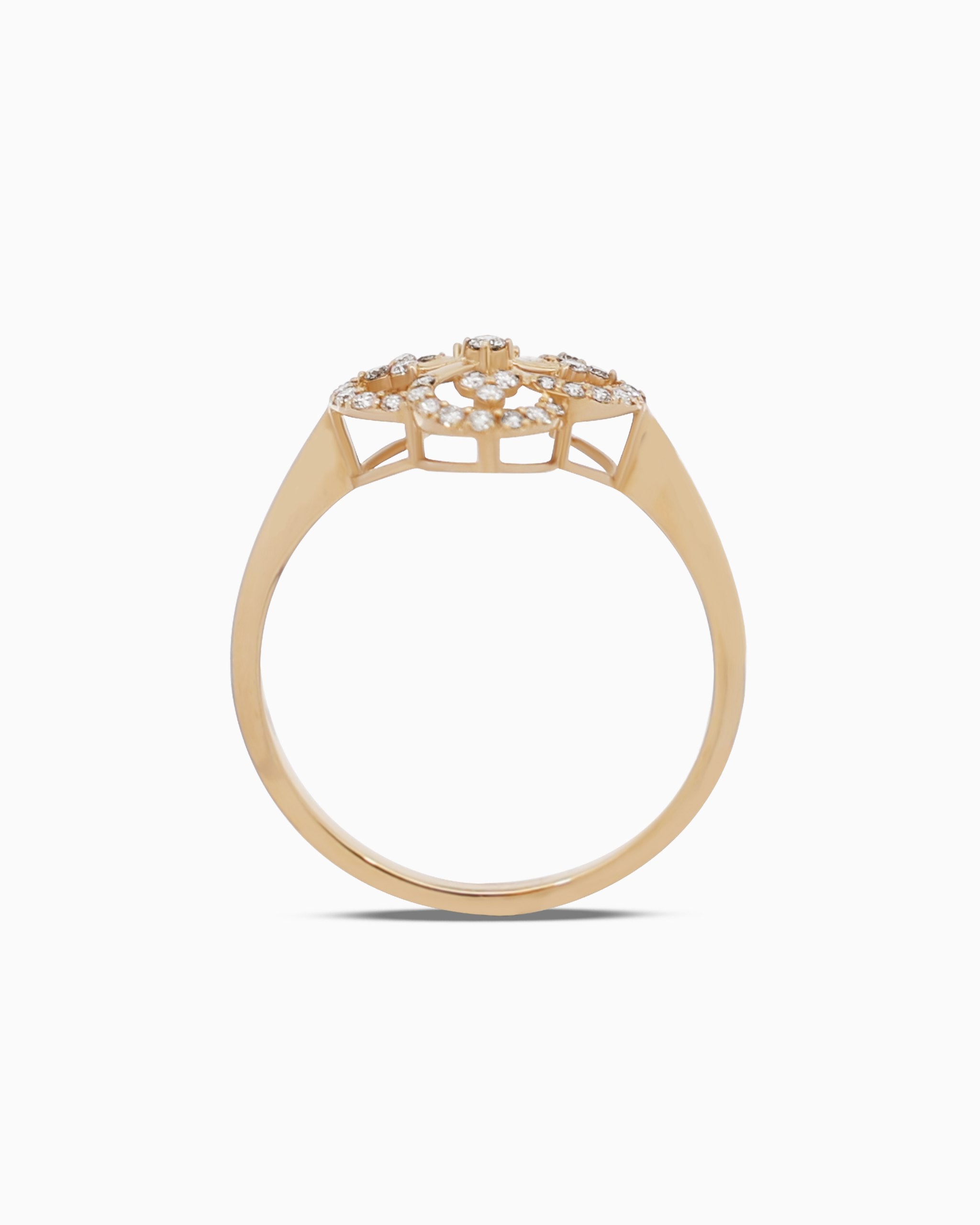 18K Gold Round Brilliant Diamond Charming Solitaire Ring