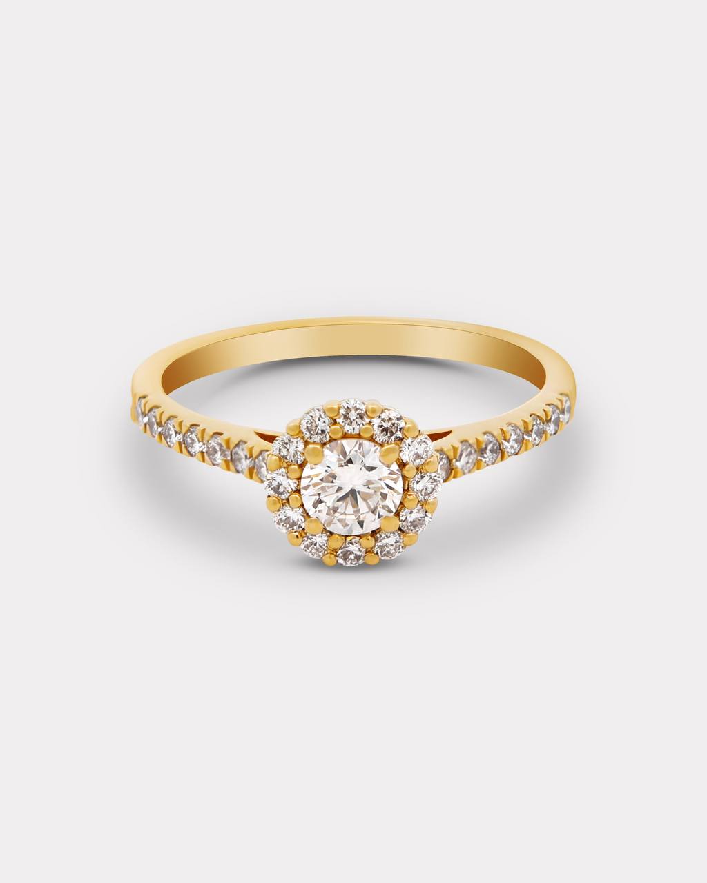 18K Gold Round Brilliant Exquisite Diamond Band