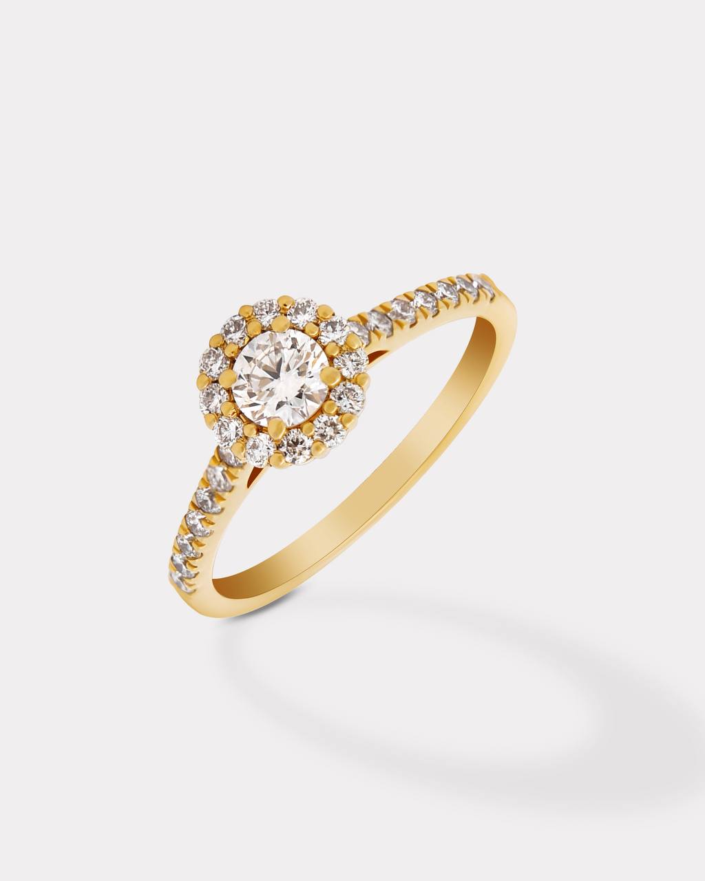18K Gold Round Brilliant Exquisite Diamond Band