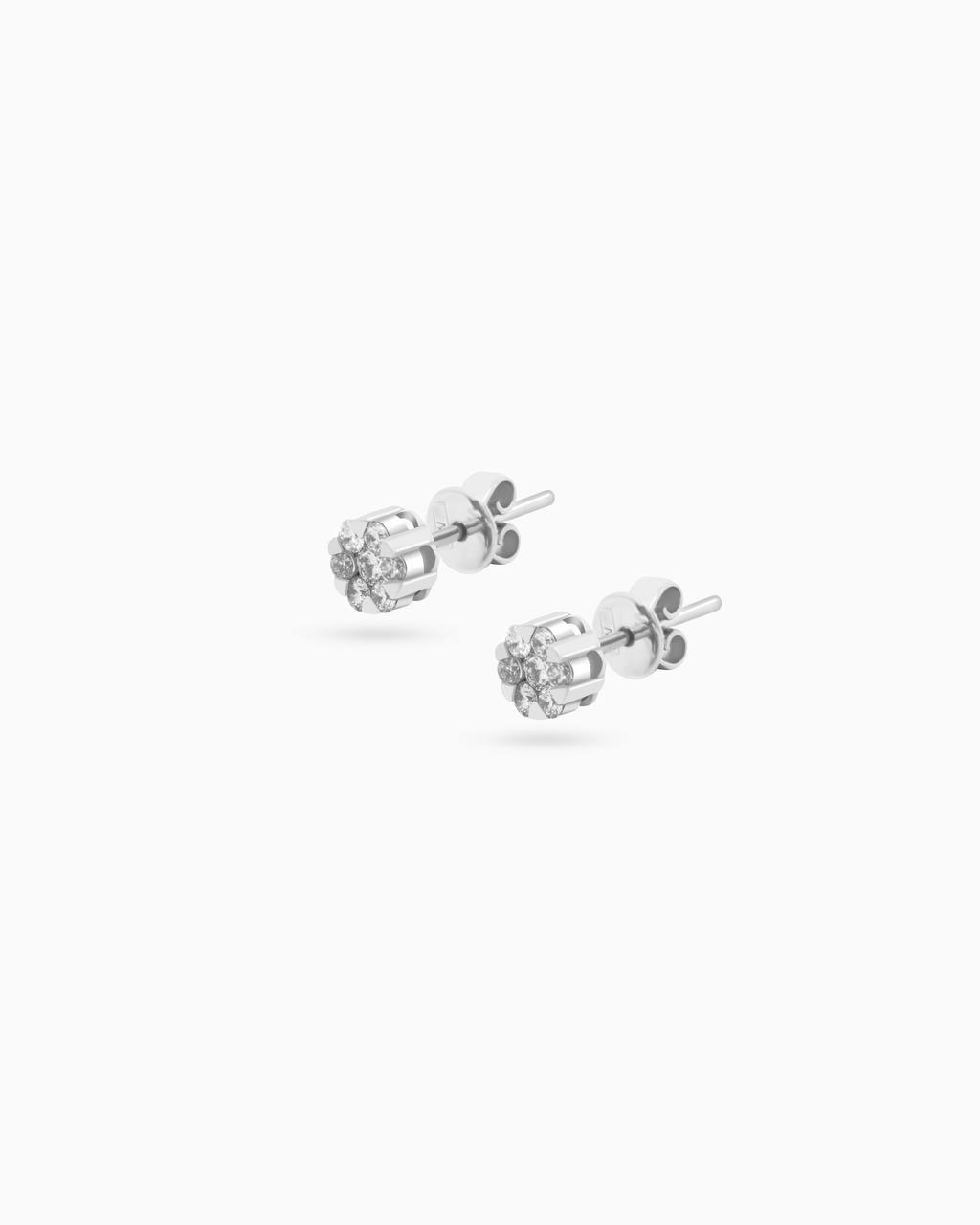 18K Gold 14-Stone Diamond Stud Earrings – 0.20ct.