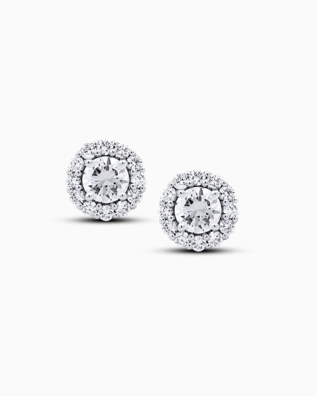 18K White Gold Diamond Cluster Stud Earrings – 0.90ct.