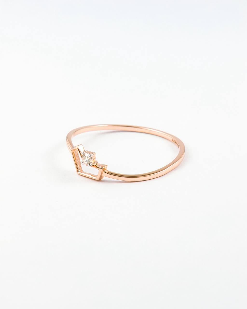 Vesper Solitaire Diamond Ring