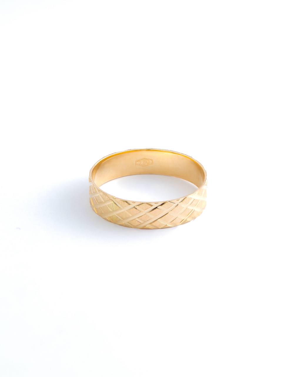 Geometric 18K Yellow Gold Band Ring with Diamond-Cut Finish