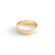 Geometric 18K Yellow Gold Band Ring with Diamond-Cut Finish
