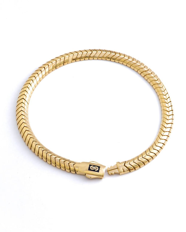 Articulated Chevron Link Choker Bracelet in Yellow Gold